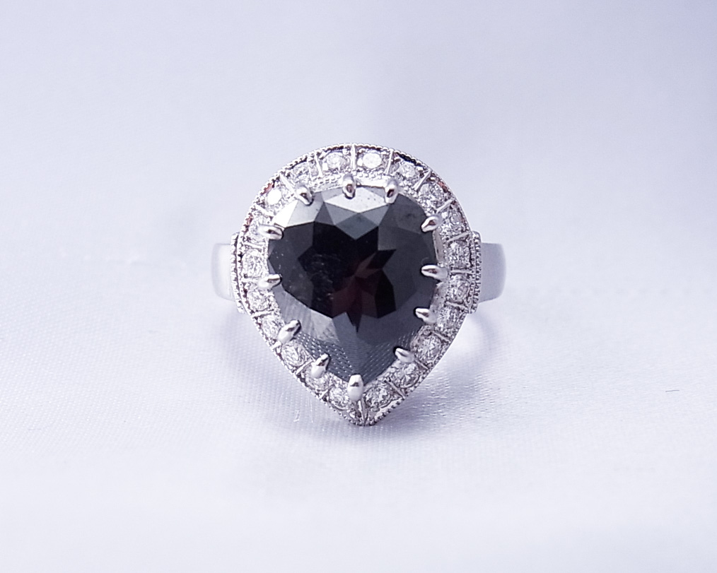 ブラックダイヤモンドの指輪 | オリジナル商品 | 文京区 湯島の宝飾品なら十字屋商店へ