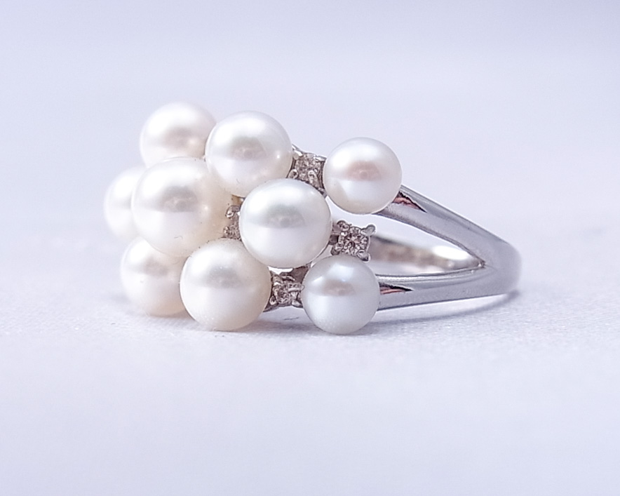 真珠とダイヤモンドをちりばめた指輪