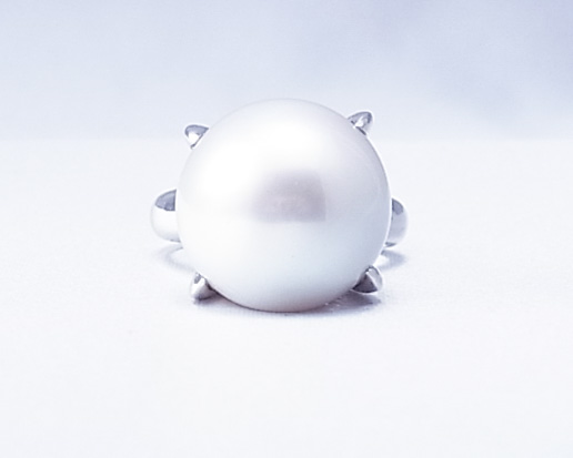 直径16mm 大きな白蝶真珠の指輪