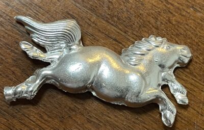 馬のアクセサリーを作っています